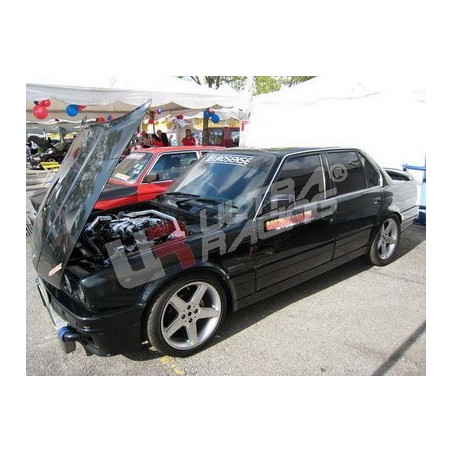 Barra refuerzo torretas delantera Ultra Racing BMW 3-Series E30 fija
