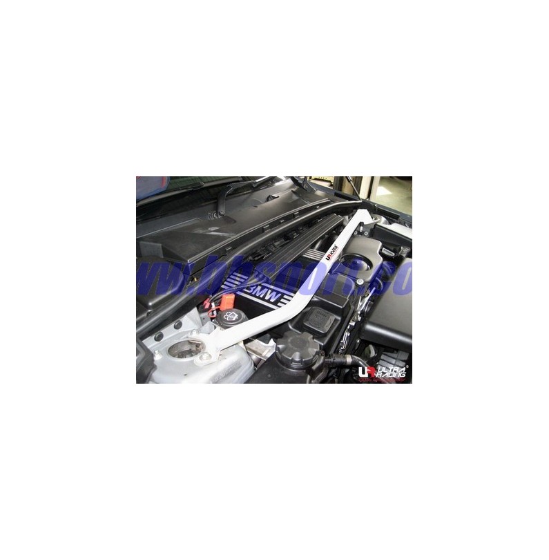 Barra refuerzo torretas delantera Ultra Racing BMW 1 04-11 E87 (120i) 2.0 Barra refuerzo torretas delantera Ultra Racing BMW 1 04-11 E87 (120i) 2.0