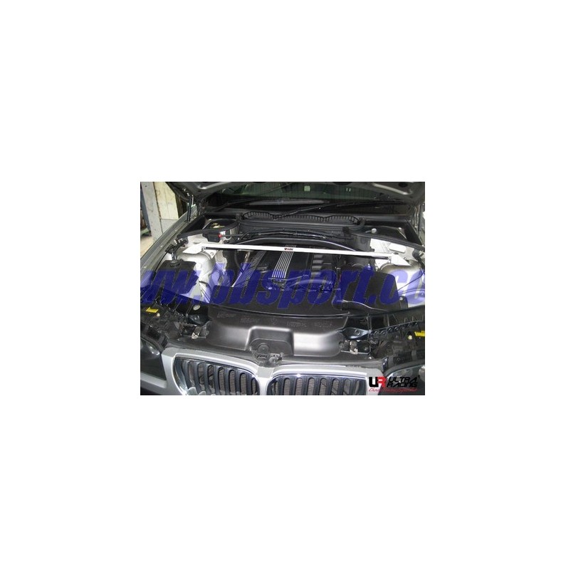 Barra refuerzo torretas delantera Ultra Racing BMW E83 X3 2.5 03+