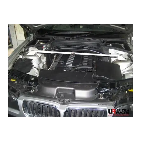 Barra refuerzo torretas delantera Ultra Racing BMW E83 X3 2.5 03+