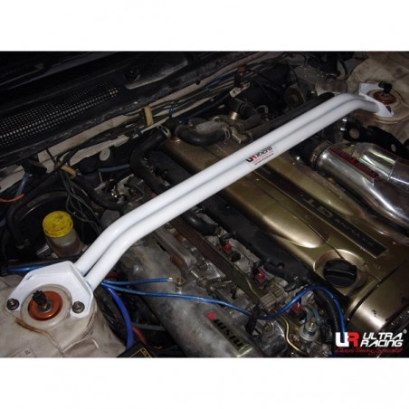 Barra refuerzo torretas Ultra Racing Nissan Skyline R33-34 GTR