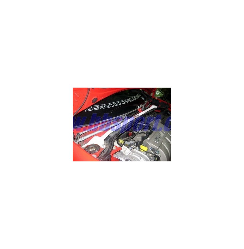Barra refuerzo torretas delanteras Ultra Racing Renault Clio C 06- Barra refuerzo torretas delanteras Ultra Racing Renault Clio C 06-