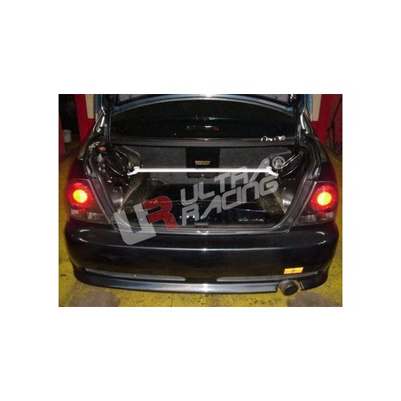 Barra refuerzo torretas traseras Ultra Racing Lexus IS200/RS200