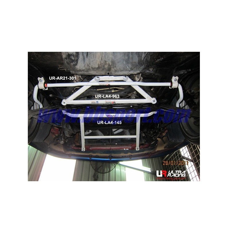 Refuerzo H 4 puntos subchásis delantero Ultra Racing Toyota MR2 SW20 Refuerzo H 4 puntos subchásis delantero Ultra Racing Toyota MR2 SW20