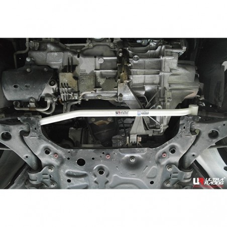Barra refuerzo subchásis delantero Ultra Racing Ford Focus 2.0 ST MK3 2012-