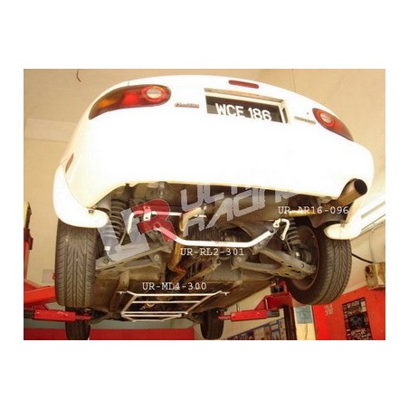 Refuerzo trapezoidal intermedio subchásis Ultra Racing Mazda 5 type NA