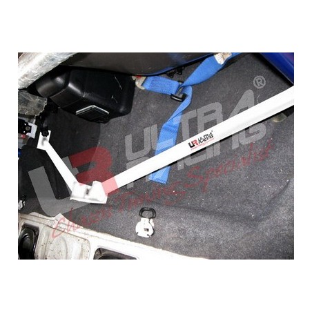 Barra refuerzo trasera cross bar Ultra Racing Mitsubishi Lancer EVO 4