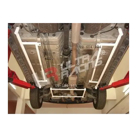 Refuerzo paralelogramo subchásis delantero Ultra Racing Mitsubishi Lancer EVO 7 / 8 / 9