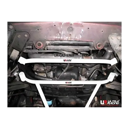 Barra refuerzo subchásis delantero Ultra Racing Nissan 300 ZX Z32