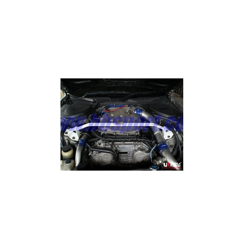 Barra refuerzo torretas delanteras Ultra Racing 350Z Z33 Barra refuerzo torretas delanteras Ultra Racing 350Z Z33