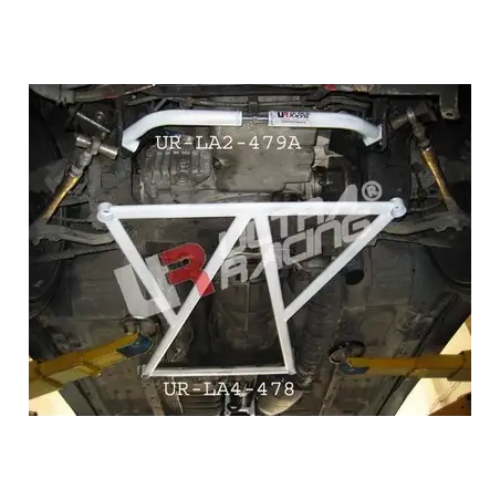 Barra refuerzo subchásis delantero Ultra Racing Nissan Skyline GT-R32 / R33 4WD