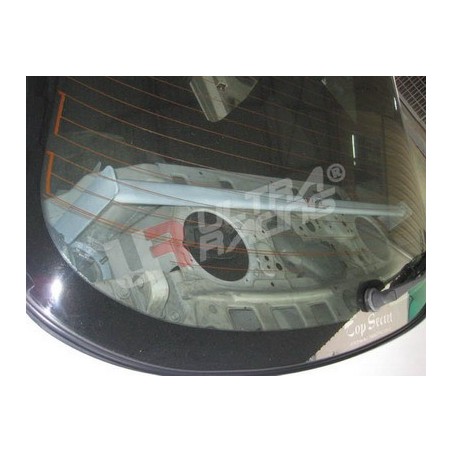 Barra refuerzo torretas traseras Ultra Racing Nissan Skyline GT-R34 4WD