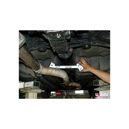 Refuerzo subchásis intermedio Ultra Racing Toyota Supra MK IV JZA80 93-98