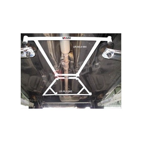 Refuerzo paralelogramo subchásis intermedio 6 puntos Ultra Racing VW Golf 2