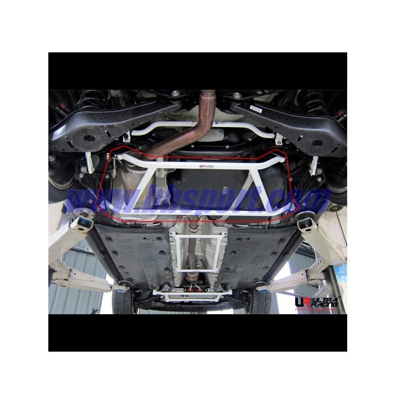 Refuerzo paralelogramo subchásis trasero Ultra Racing VW Golf 6 R