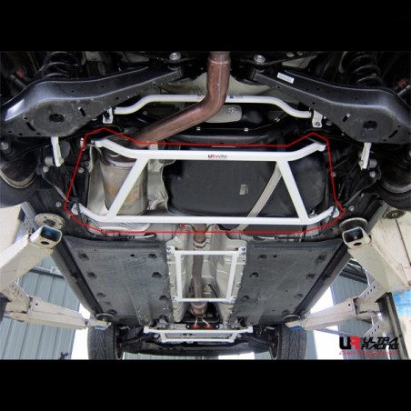 Refuerzo paralelogramo subchásis trasero Ultra Racing VW Golf 6 R