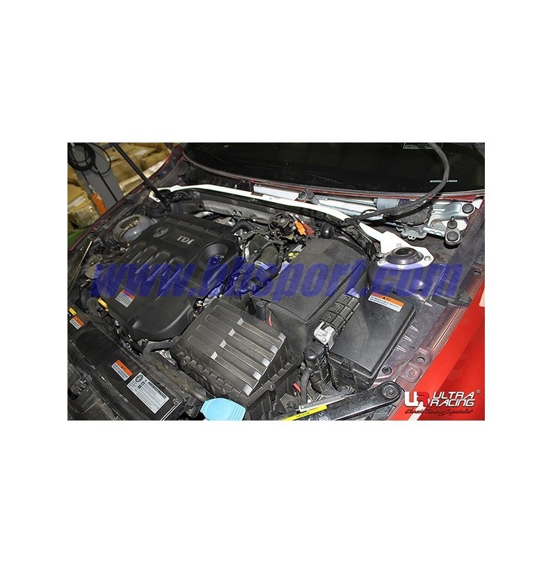 Refuerzo torretas delanteras Ultra Racing VW Golf 7 2.0 TDI Refuerzo torretas delanteras Ultra Racing VW Golf 7 2.0 TDI