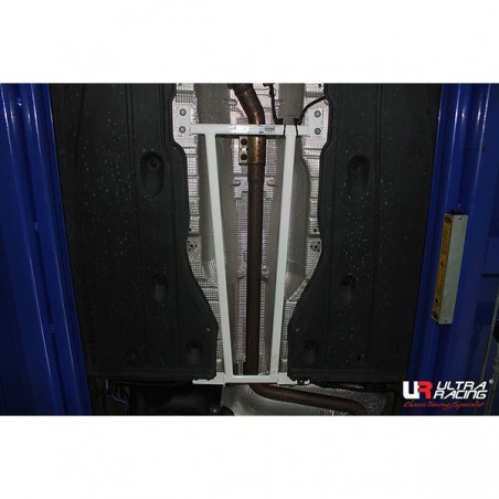 Refuerzo paralelogramos subchásis intermedio Ultra Racing VW Golf 7 2.0 TDI  Audi A3 8V 2.0 TDI