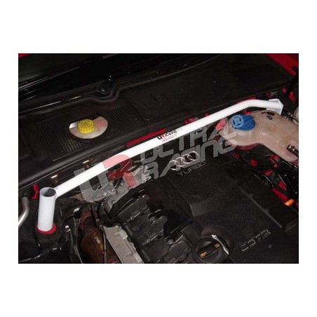 Barra refuerzo torretas delanteras Ultra Racing Audi A4 B7 2.0 FSI