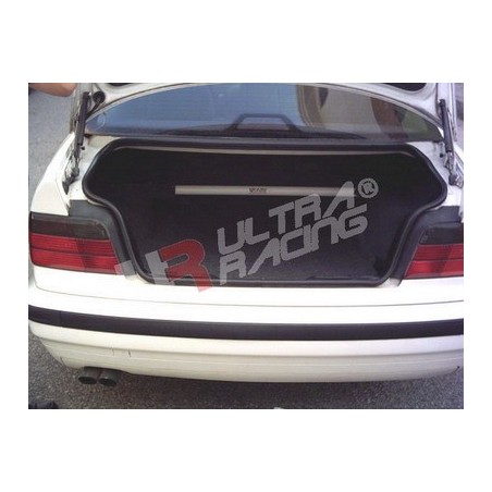 Barra refuerzo torretas traseras Ultra Racing BMW 3 E36 Inc. M3