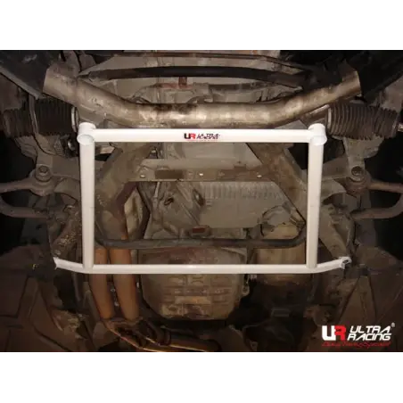 Refuerzo paralelogramo subchásis delantero Ultra Racing BMW Serie 5 E39