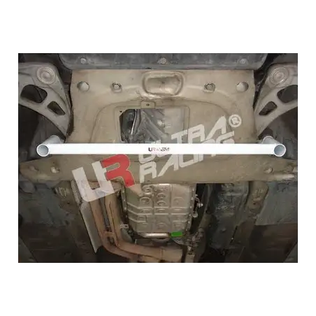 Barra refuerzo inferior subchásis delantero Ultra Racing BMW Serie 3 E46
