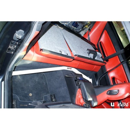 Barra refuerzo Interior room bar Ultra Racing BMW M3 E46