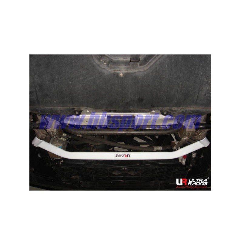 Barra refuerzo inferior subchásis delantero Ultra Racing BMW Serie 5 E60 Barra refuerzo inferior subchásis delantero Ultra Racing BMW Serie 5 E60