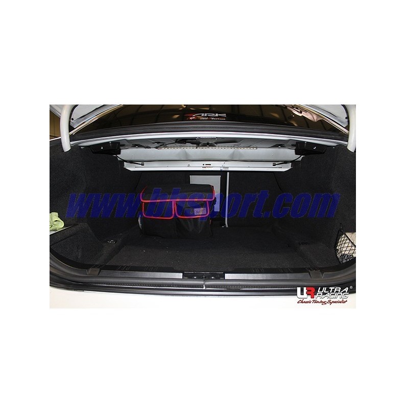 Barra Refuerzo torretas trasera Ultra Racing BMW M5 E60 Barra Refuerzo torretas trasera Ultra Racing BMW M5 E60