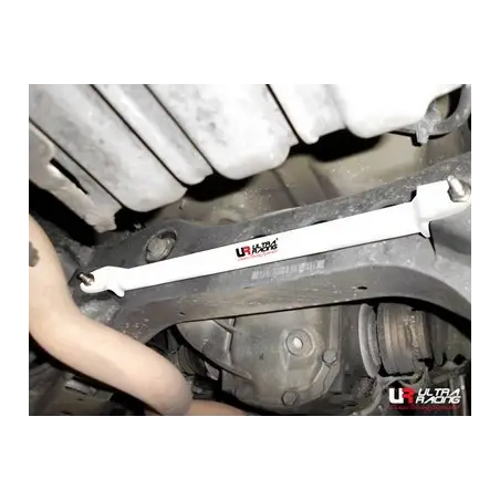 Barra de refuerzo inferior puente trasero Ultra Racing BMW Serie 3 E90