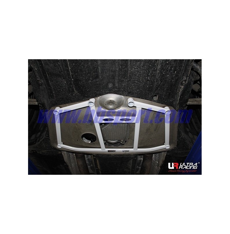 Refuerzo paralelogramo subchásis delantero Ultra Racing BMW M5 F10