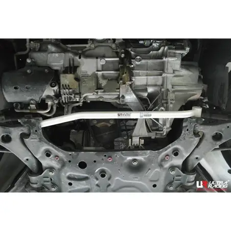 Barra refuerzo inferior subchásis delantero Ultra Racing Ford Focus MK3 2.0
