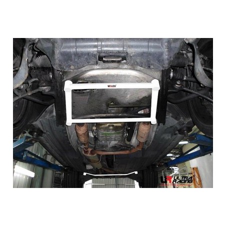 BMW E53 X5 4.4 99-06 UltraRacing 4-Point Front H-Brace