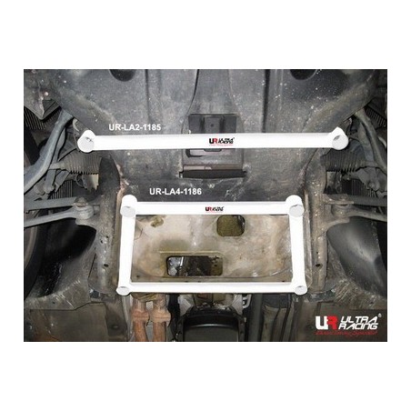 BMW E83 X3 2.5 03+ UltraRacing 2-Point Front Lower Tiebar