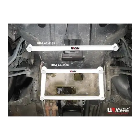 BMW E83 X3 2.5 03+ UltraRacing 2-Point Front Lower Tiebar