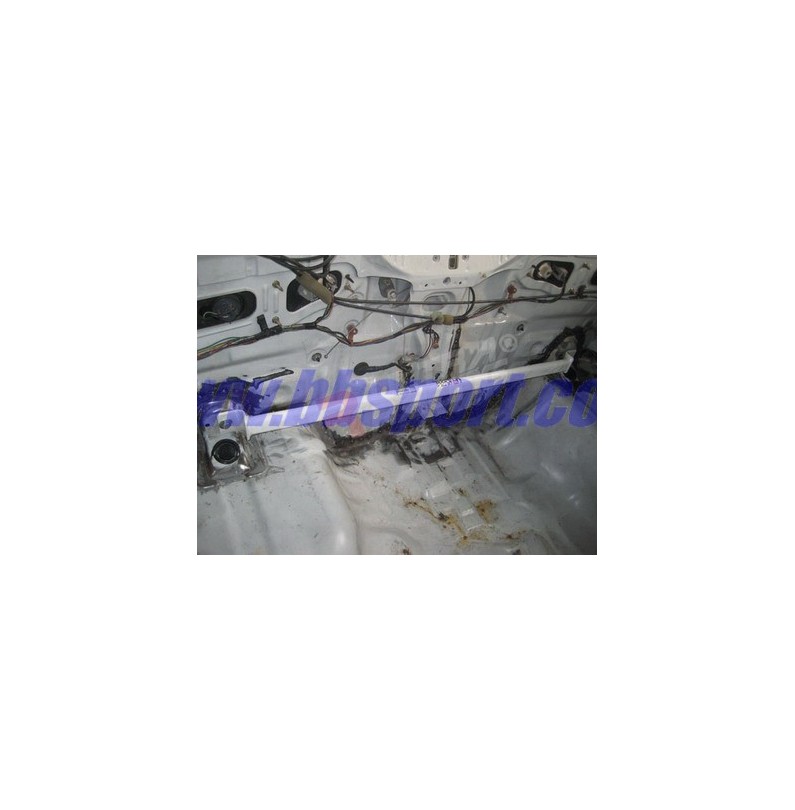Honda Integra 94-01 DC2 UltraRacing Rear Trunk Bar Honda Integra 94-01 DC2 UltraRacing Rear Trunk Bar