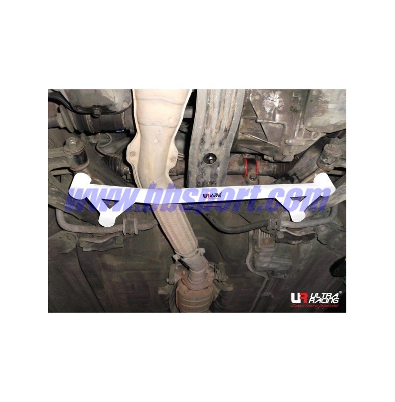 Nissan Primera 95-02 P11 UltraRacing 4-Point Front H-Brace Nissan Primera 95-02 P11 UltraRacing 4-Point Front H-Brace