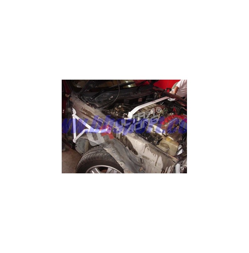 Nissan Sunny 91-94 B13 UltraRacing 3-Point Fender Brackets Nissan Sunny 91-94 B13 UltraRacing 3-Point Fender Brackets