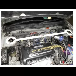 Barra Refuerzo torretas delantera Ultra Racing Nissan Primera 1995-