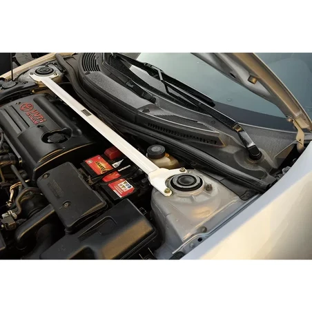 Barra refuerzo torretas delantera Ultra Racing Toyota Celica T23 00+ tsport vvtl-i 192 cv LHD (Left handed drive)